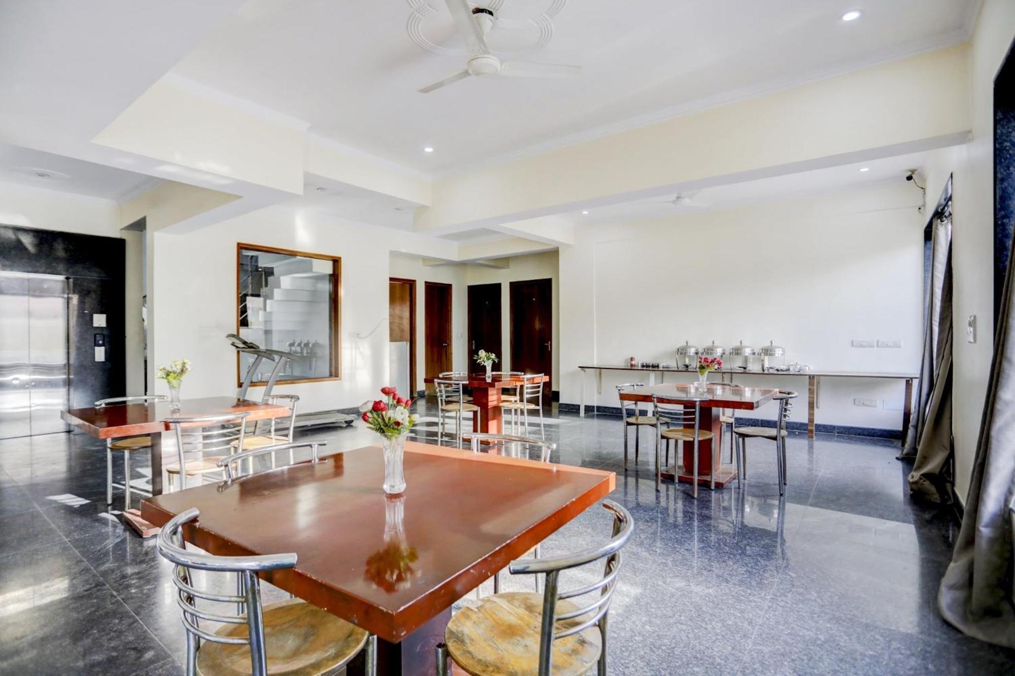 Super Town House Hi5 Aditya International Bhubaneswar Buitenkant foto