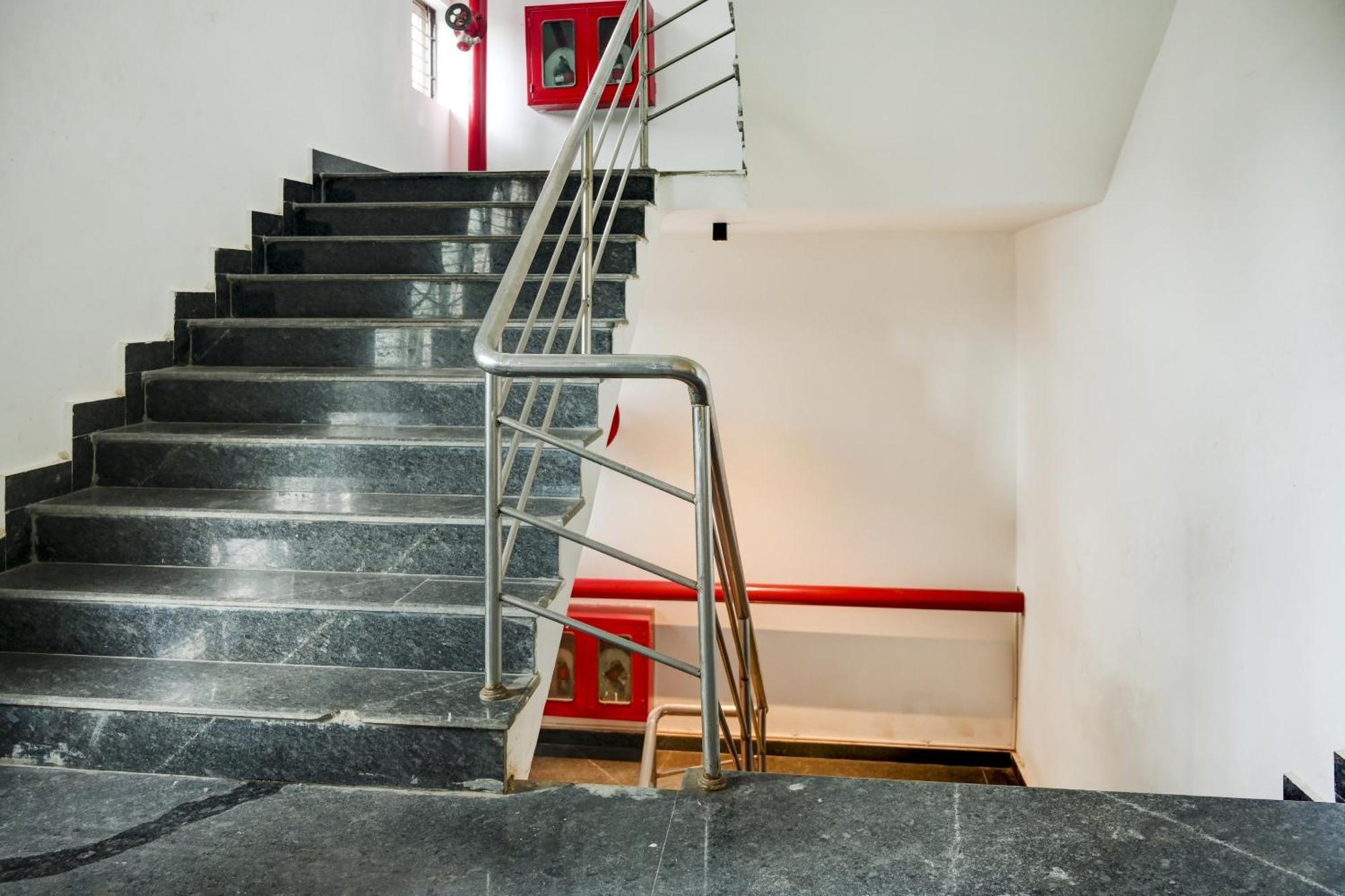 Super Town House Hi5 Aditya International Bhubaneswar Buitenkant foto