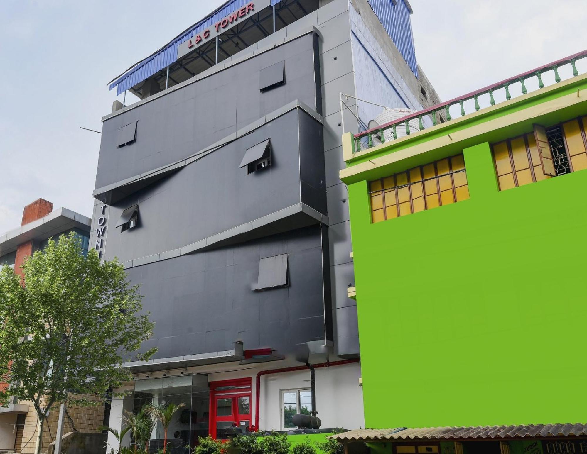 Super Town House Hi5 Aditya International Bhubaneswar Buitenkant foto