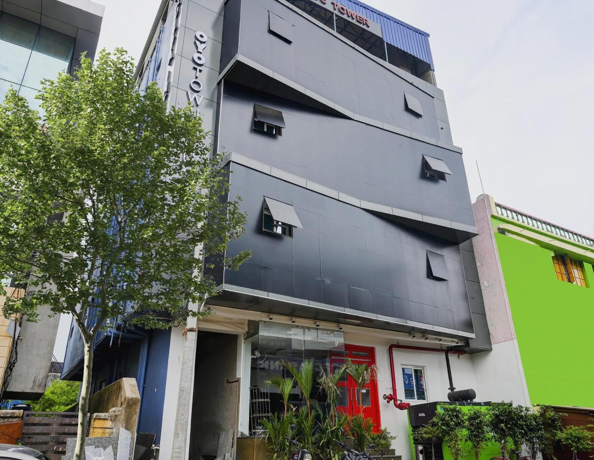 Super Town House Hi5 Aditya International Bhubaneswar Buitenkant foto
