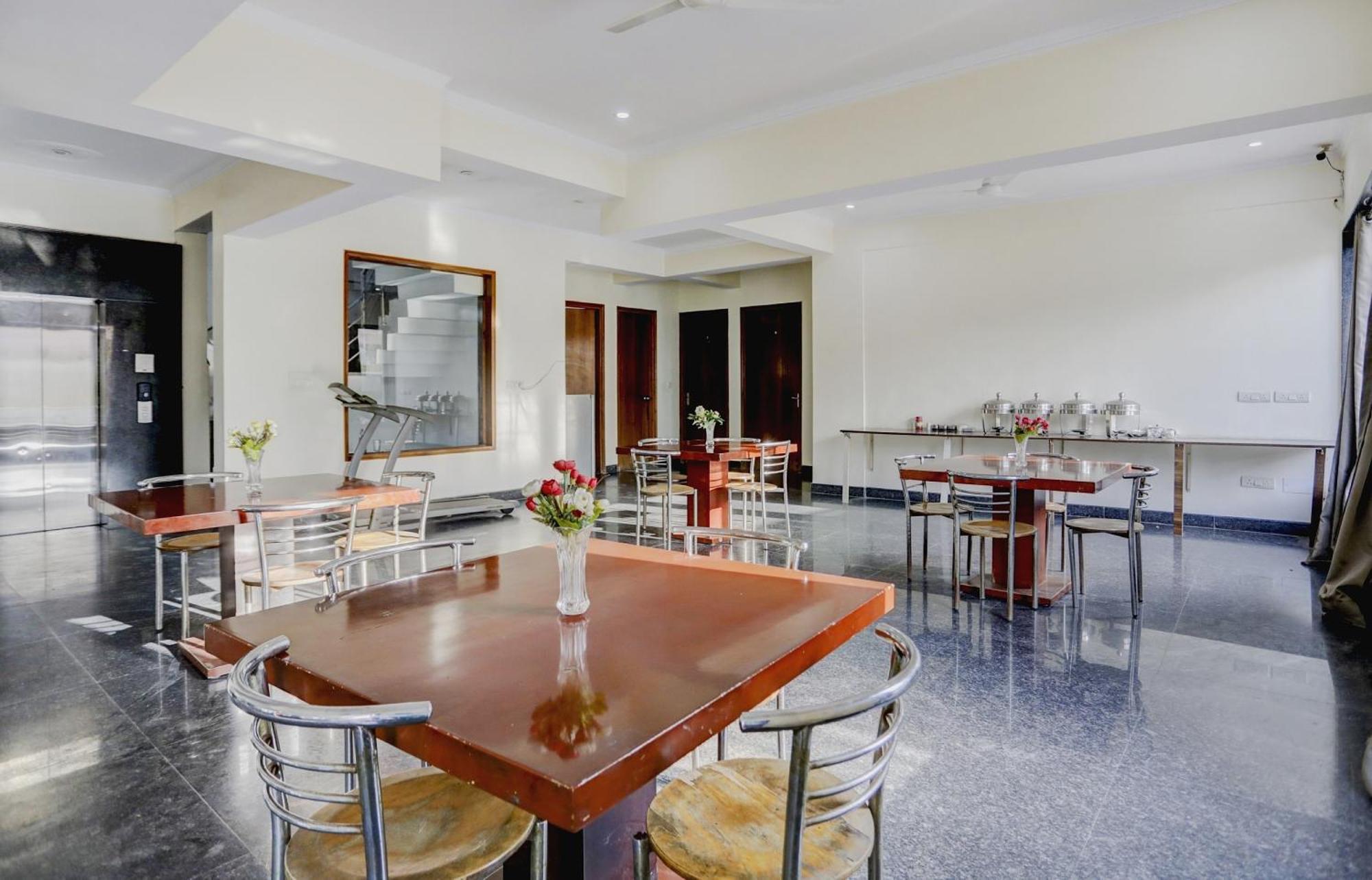 Super Town House Hi5 Aditya International Bhubaneswar Buitenkant foto