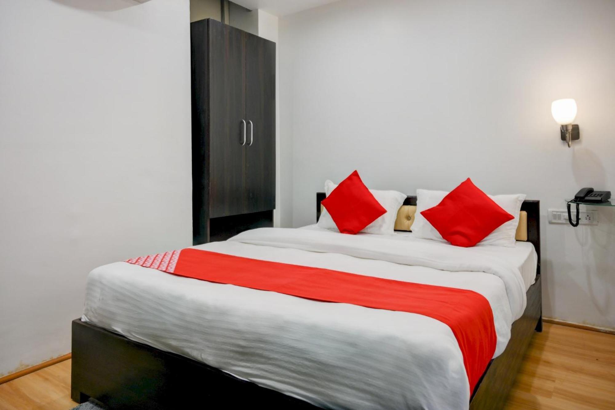 Super Town House Hi5 Aditya International Bhubaneswar Buitenkant foto