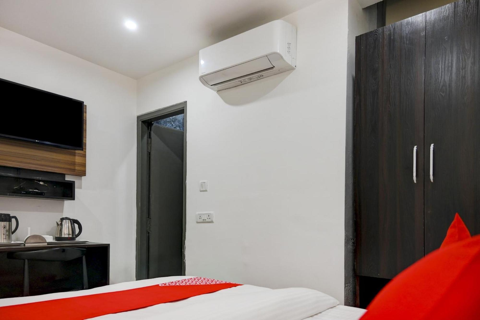 Super Town House Hi5 Aditya International Bhubaneswar Buitenkant foto