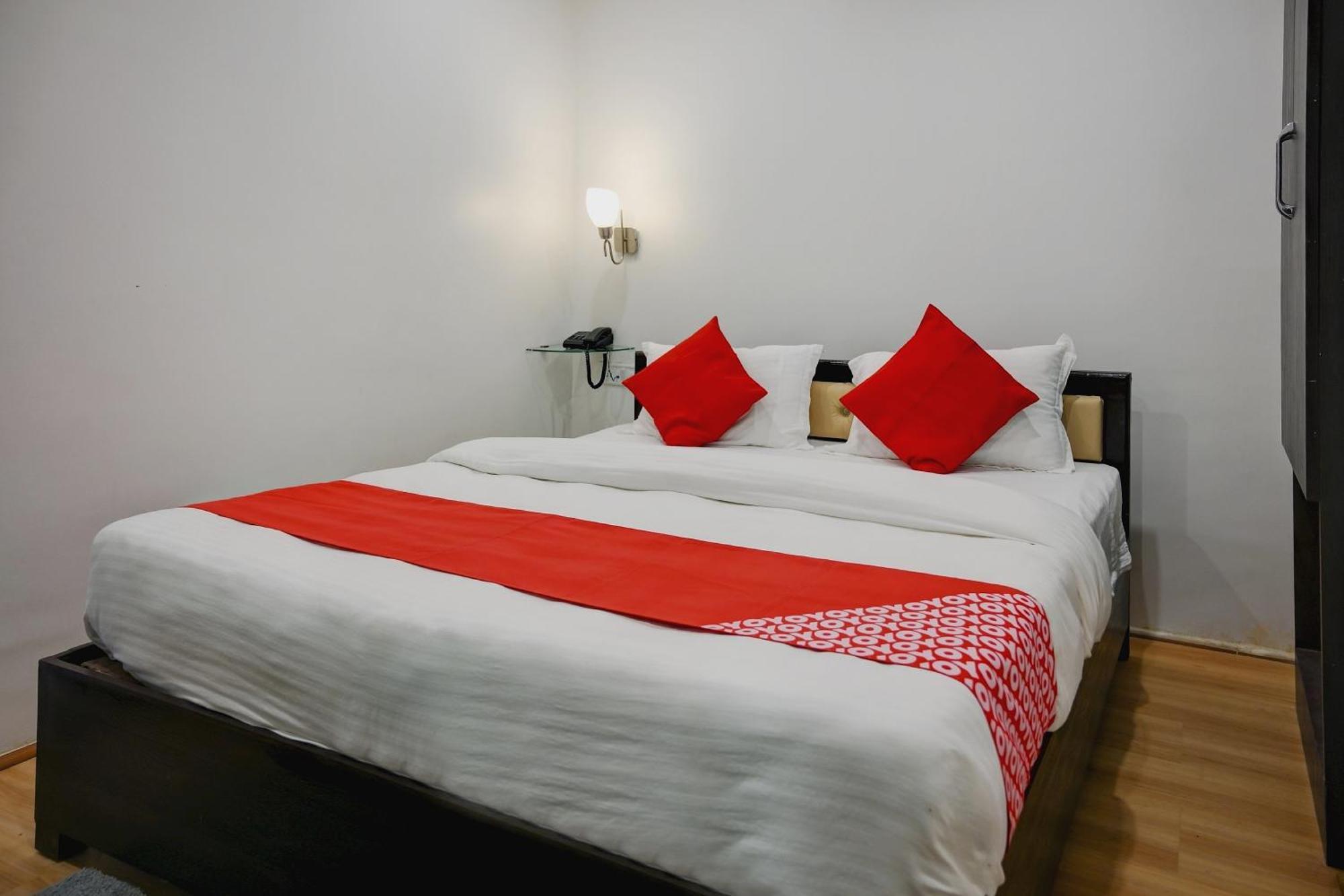 Super Town House Hi5 Aditya International Bhubaneswar Buitenkant foto